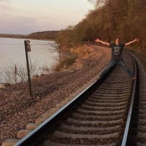 Meet your Posher, Adel adel